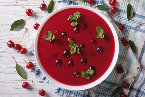 Receta de gazpacho dulce de fresas y sus variantes. Tu dieta coherente más sabrosa. Gazpacho de cerezas.