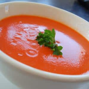 Recetas con tomates. Sopa de tomate para el verano o caliente para invierno