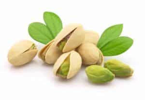 Comer frutos secos como los pistachos, en tu dieta, tienen múltiples propiedades beneficiosas y son una grasa favorable. Dieta sana