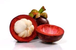 Superalimentos o superfoods de moda. Tienen propiedades antioxidantes y depurativas, refuerzan tus defensas y te mantienen joven como el mangostán