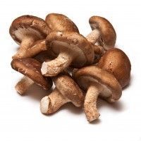 Es importante añadir a tu dieta setas y hongos que activan tus defensas, te aportan vitaminas, minerales y son un gran antioxidante. Shiitake. Setas que activan las defensas