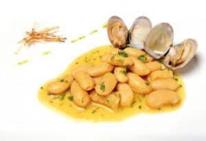 Con estas recetas de potajes tus inviernos serán más cálidos.Consigue tu peso ideal a base de una dieta equilibrada y sana.Potaje de habas con almejas