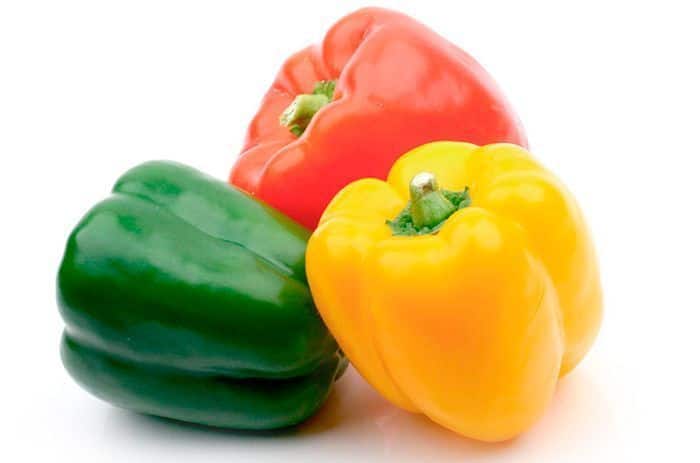 Sus frutos son muy usados, tanto frescos como secos, cocidos, fritos, pulverizados, etc. Tomar antioxidantes. Pollo