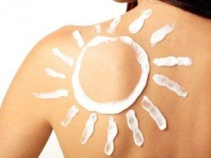 Uno de los trucos para ponerse moreno rápido y lucir un buen bronceado,aunque no lo crea, es protegerse la piel, tu moreno durará más y lucirá más bonito.
