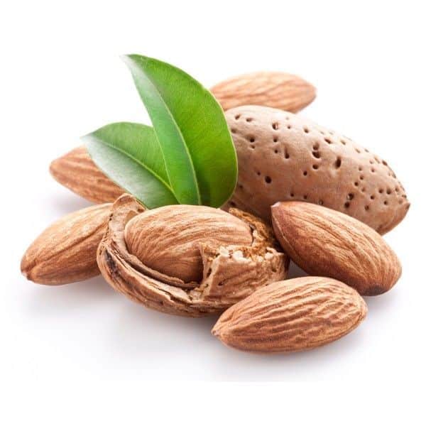Comer frutos secos como las almendras, en tu dieta, tienen múltiples propiedades beneficiosas y son una grasa favorable. Dieta sana