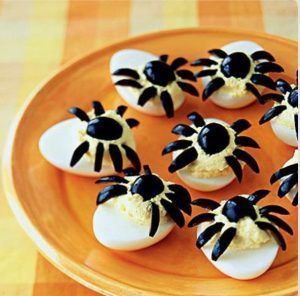 Estas arañas tenebrosas son una alternativa sana para tus Pimientos rellenos de Halloween, la alternativa sana. Dieta Online. Recetas fáciles para halloween.
