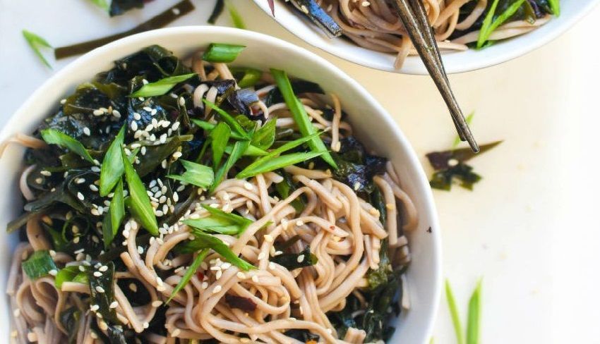 Estas recetas con algas completarán tu dieta sana y equilibrada. Ensalada con fideos y algas