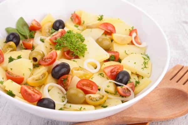 No tires con la comida, estas recetas con sobras fomentan el desperdicio 0. Ensalada de patata.