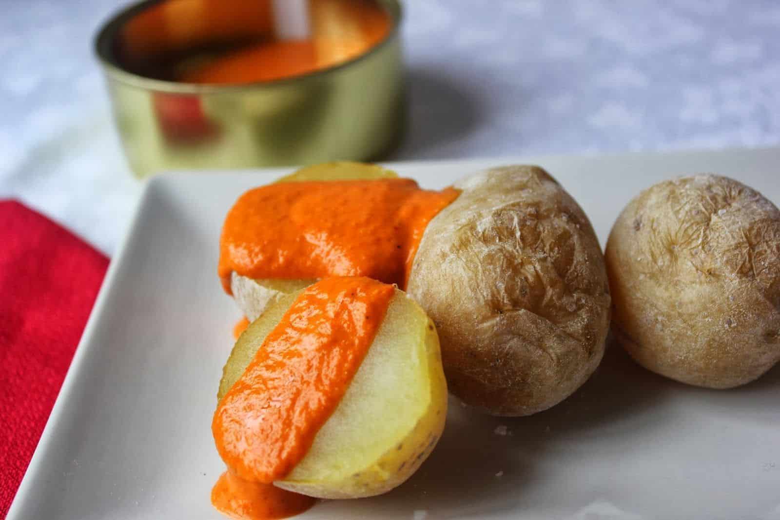 Las tapas más sanas de España. Canarias, papas arrugas con mojo