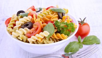 o tires con la comida, estas recetas con sobras fomentan el desperdicio 0. Ensalada de pasta