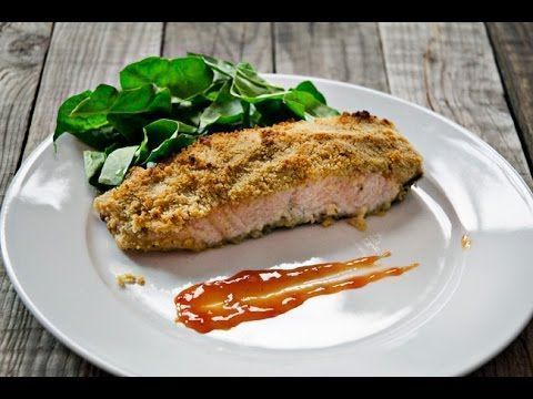 Si quieres mejorar tu dieta y disminuir el colesterol malo, en este post te decimos que alimentos debes incluir en tu menú para subir el colesterol bueno. Salmón con costra de nueces.