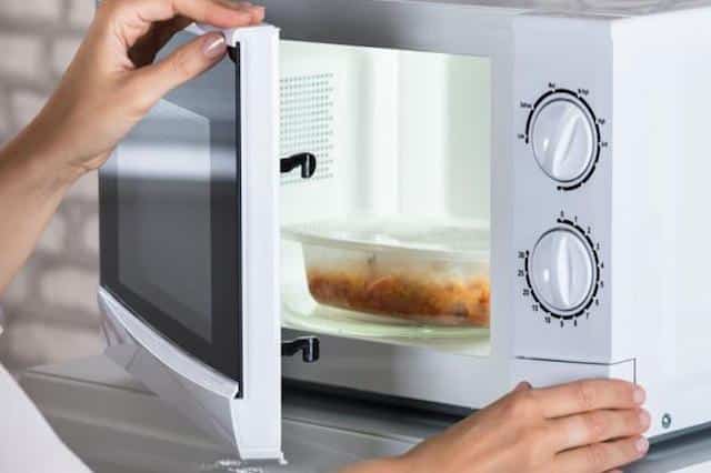Portada cocinar con microondas