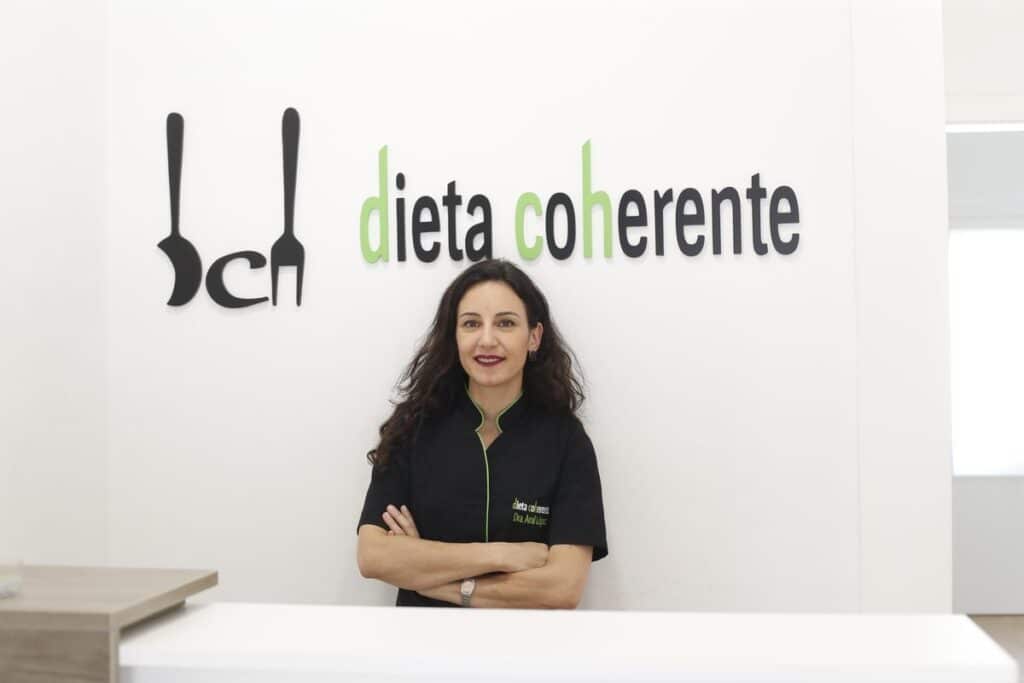 Amil López Viéitez en la consulta de Dieta Coherente en Vigo